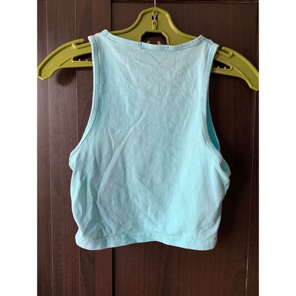 Sleeveless Crop Top - Picture 2 of 3